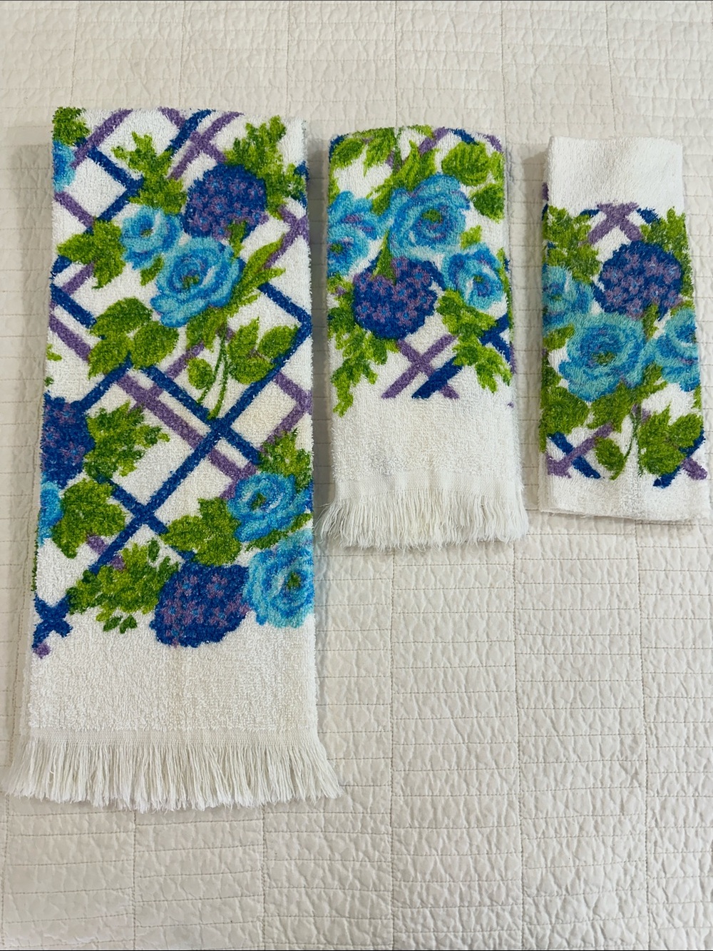 Cannon 1970 vintage Towel Set Bath Hand Washcloth Lattice Rose Floral Set